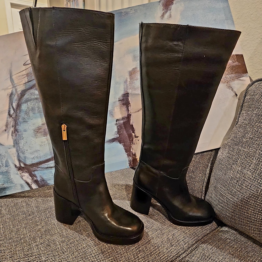 Elegant Black Knee-High Women's Boots